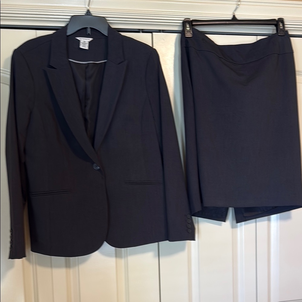 Liz Claiborne Black Tailored Suit with Notched Lapels